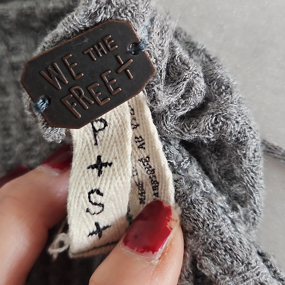 Free People We the Free Laguna Waffle Knit Gray Raw Hem Boho Oversized Top Small - Picture 10 of 11